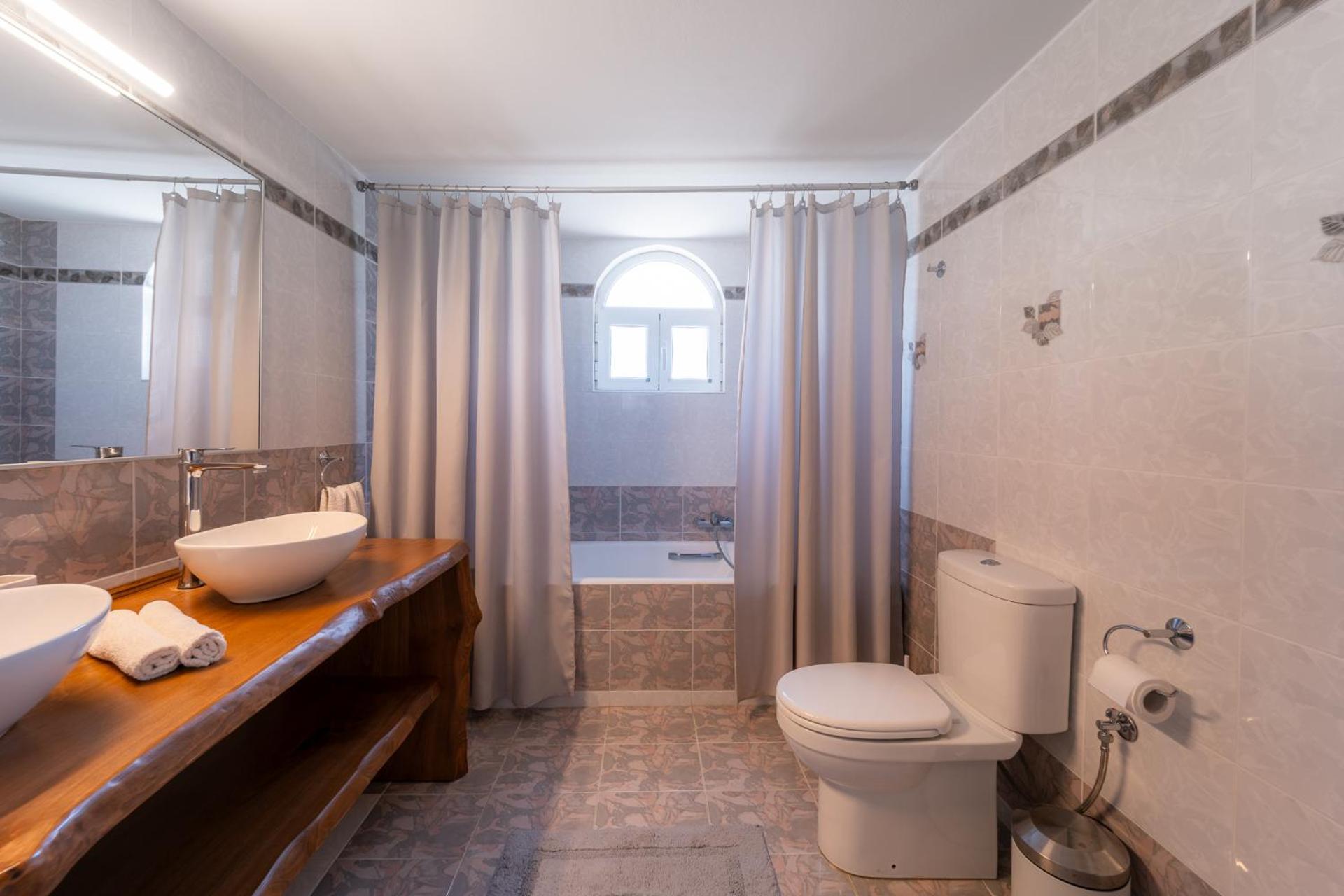 Giota Luxury Living Villa